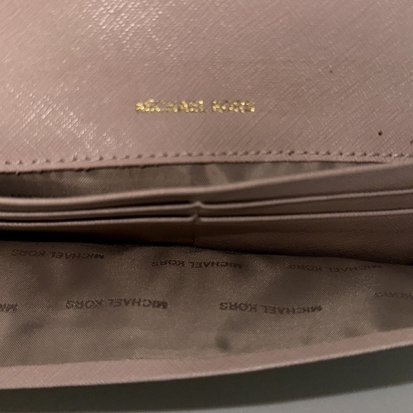 Blush micheal kors wallet - Picture 5 of 7